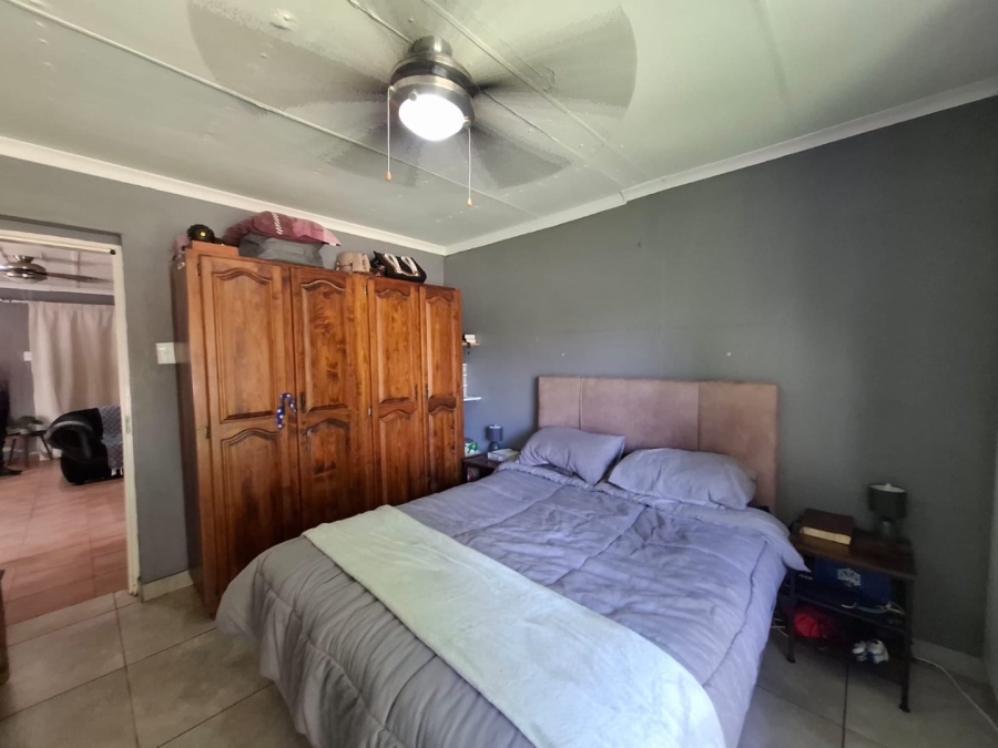 To Let  Bedroom Property for Rent in Safari Gardens North West